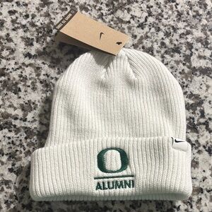 Nike Oregon Ducks Alumni White Knit Hat Adult Unisex Brand New with Tag